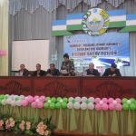 Демократия кўзгуси